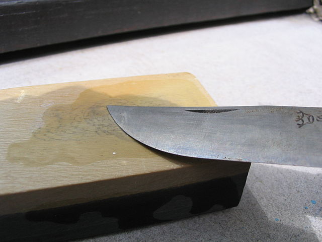 Sharpening a knife