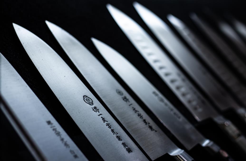 Selling Japanese knives
