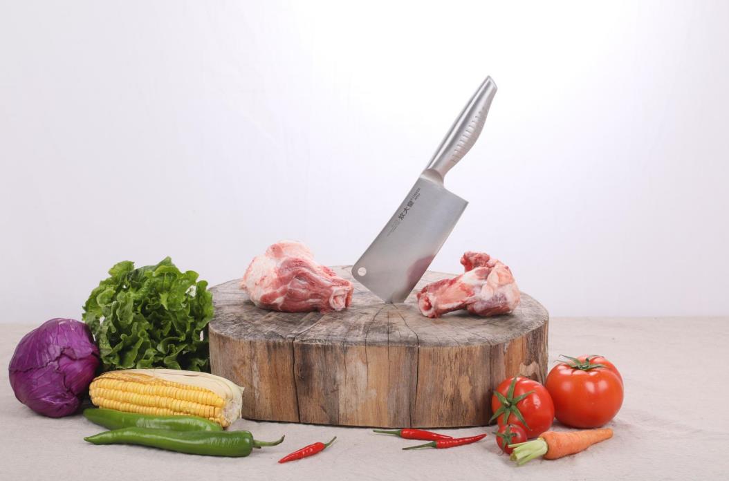 How to Use a Cai Dao, the Chinese Vegetable Cleaver