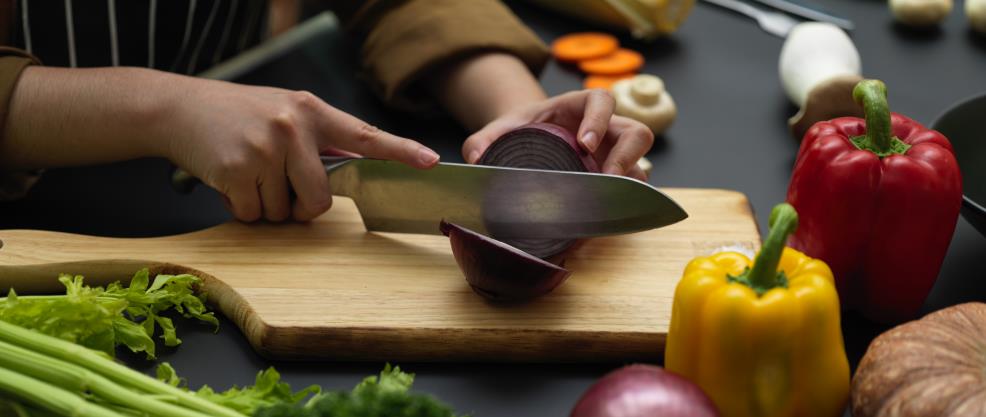 Are chef’s knives a good product to carry in a knife store