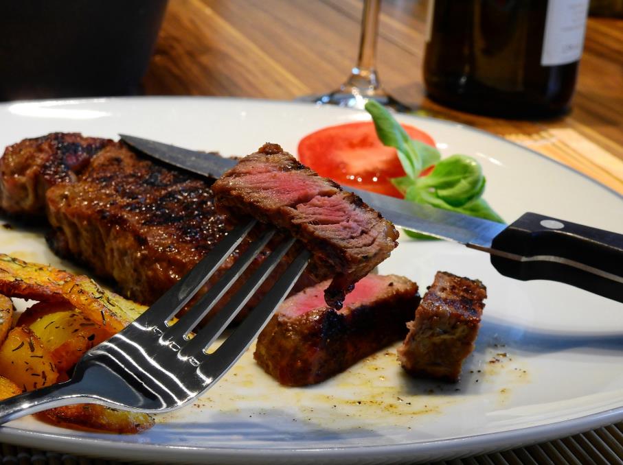 What is a steak knife