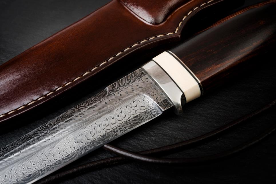 How do different Damascus steel patterns form
