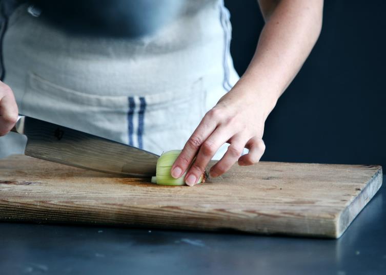 The Best Cutting Boards for Knives Sharpening, Who