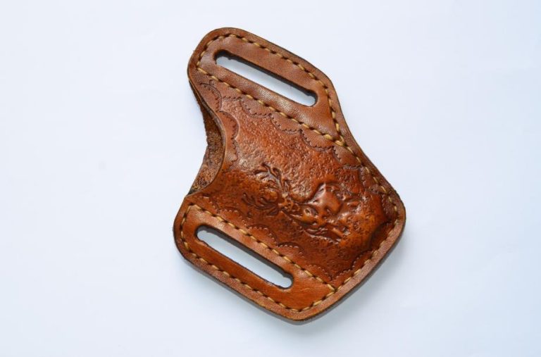 Types of Sheaths Material, Carrying Method, and Design