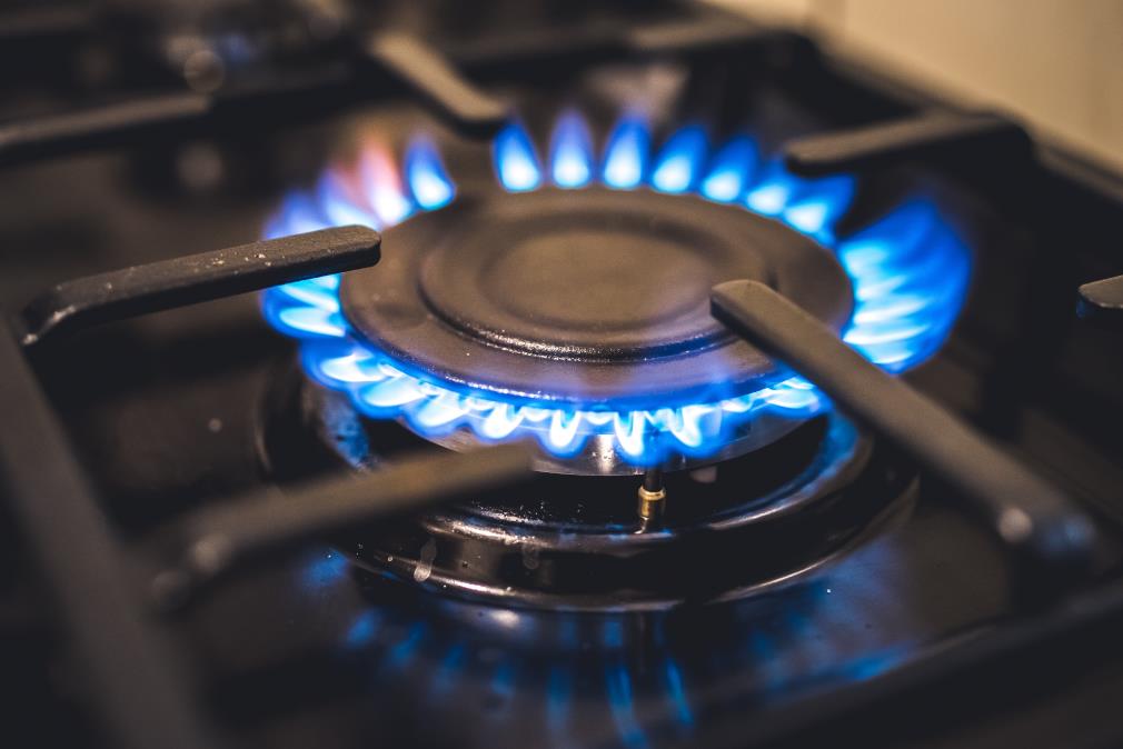 Using cast iron cookware on a gas stove