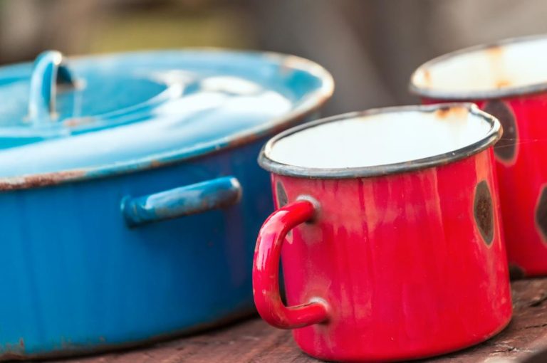 Differences between Enamel vs. Ceramic Cookware