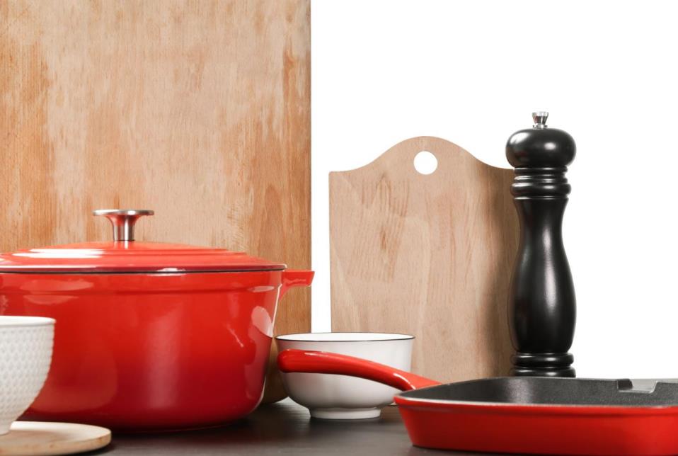 Storing enameled cast iron cookware
