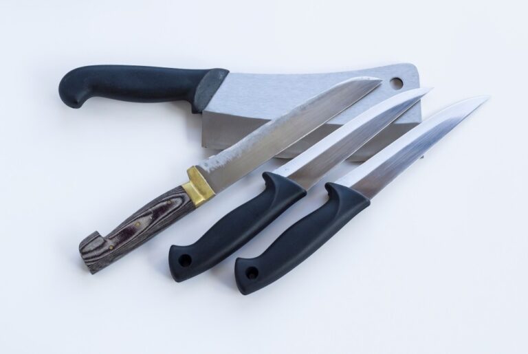 Knife Handle Construction: Scales, Full Tang, Hidden Tang & Exposed Tang