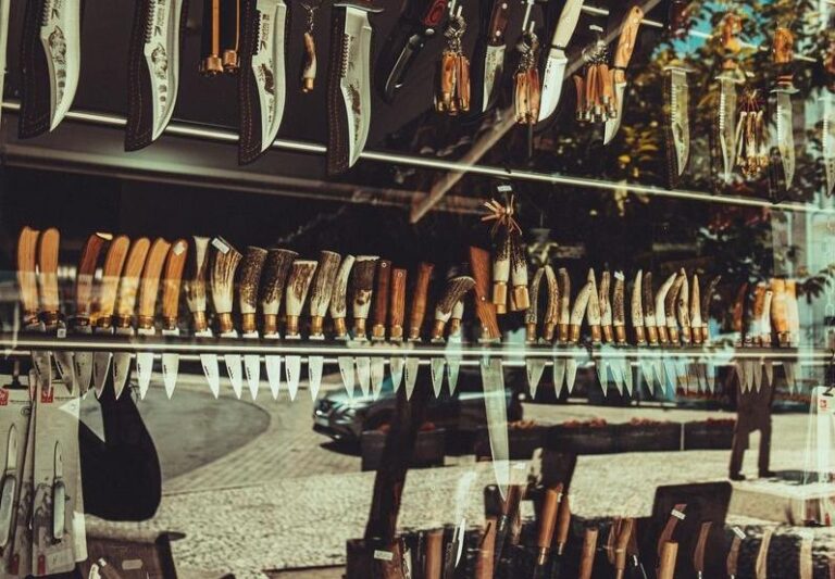 How to Become a Knife Dealer in 2026: License, Suppliers & Costs