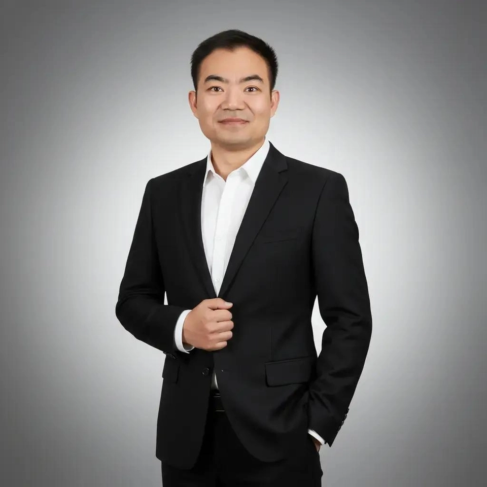 Kevin Guan, Sales Manager at LeeKnives