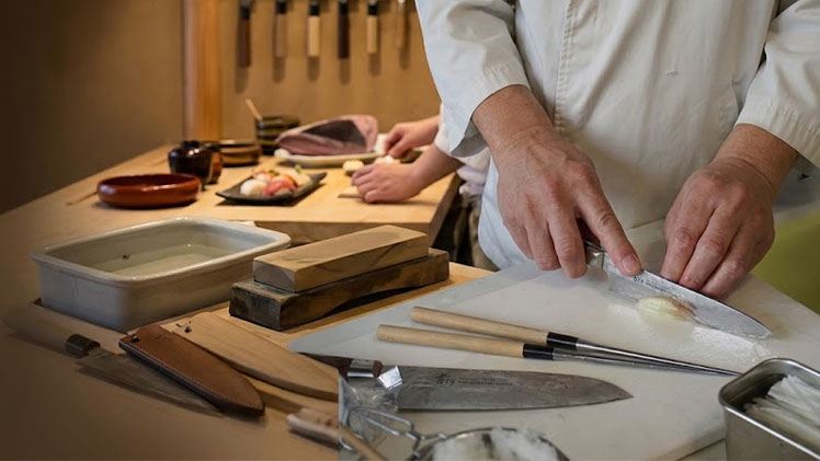 Partner with large Japanese knife manufacturers